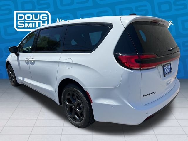 2024 Chrysler Pacifica Hybrid S Appearance Pkg