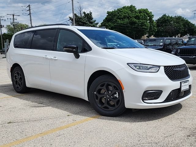 2024 Chrysler Pacifica Hybrid Select