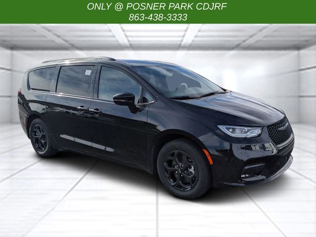 2024 Chrysler Pacifica Hybrid Premium S Appearance Pkg