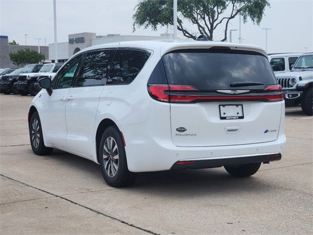 2024 Chrysler Pacifica Hybrid Select