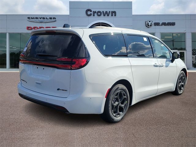 2024 Chrysler Pacifica Hybrid Premium S Appearance Pkg