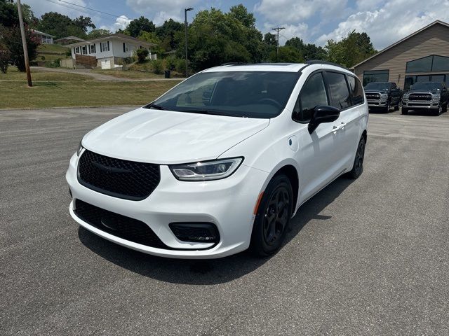 2024 Chrysler Pacifica Hybrid Premium S Appearance Pkg