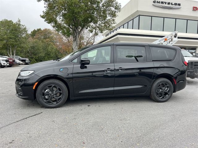 2024 Chrysler Pacifica Hybrid S Appearance Pkg