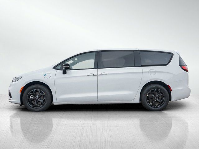 2024 Chrysler Pacifica Hybrid S Appearance Pkg