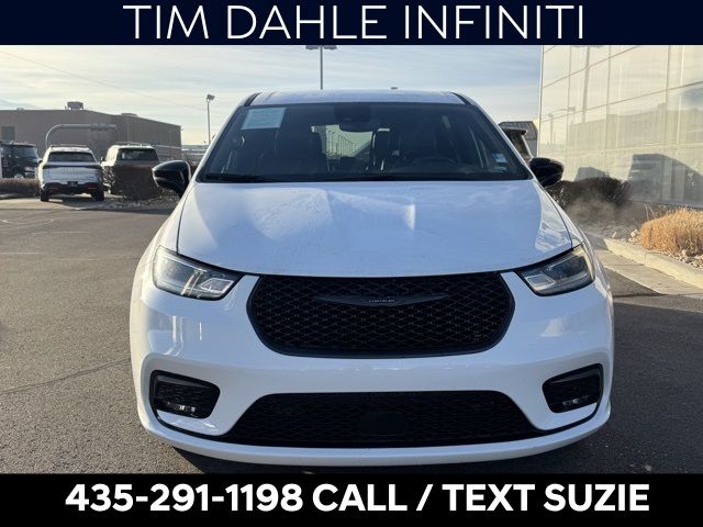 2024 Chrysler Pacifica Hybrid S Appearance Pkg