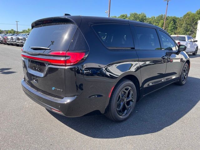 2024 Chrysler Pacifica Hybrid S Appearance Pkg