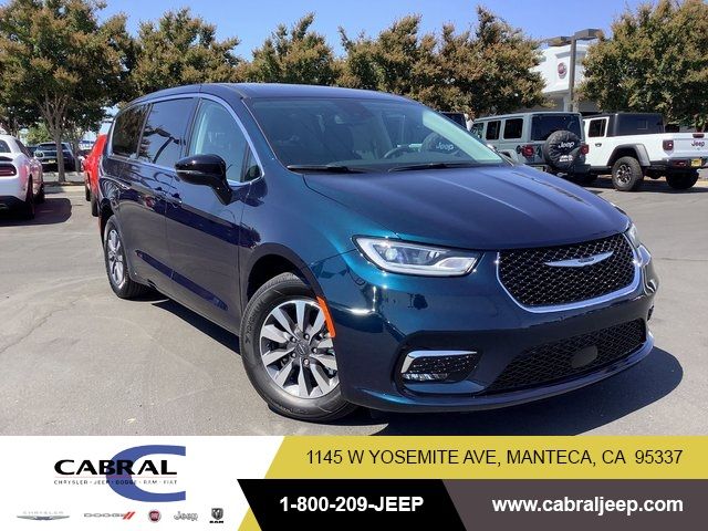 2024 Chrysler Pacifica Hybrid Select