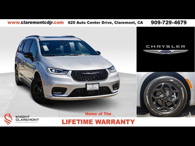 2024 Chrysler Pacifica Hybrid Premium S Appearance Pkg