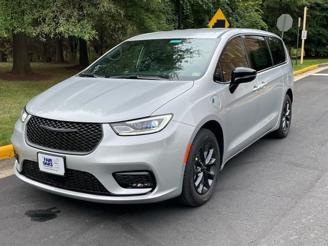 2024 Chrysler Pacifica Hybrid S Appearance Pkg