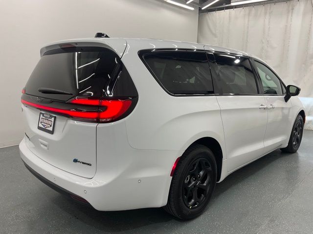 2024 Chrysler Pacifica Hybrid S Appearance Pkg