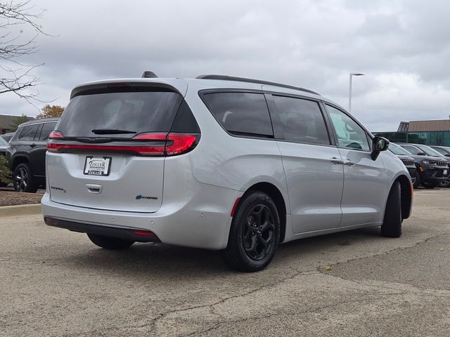 2024 Chrysler Pacifica Hybrid Premium S Appearance Pkg