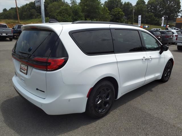 2024 Chrysler Pacifica Hybrid Premium S Appearance Pkg