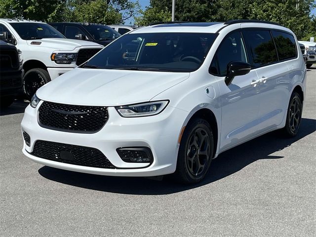 2024 Chrysler Pacifica Hybrid Premium S Appearance Pkg