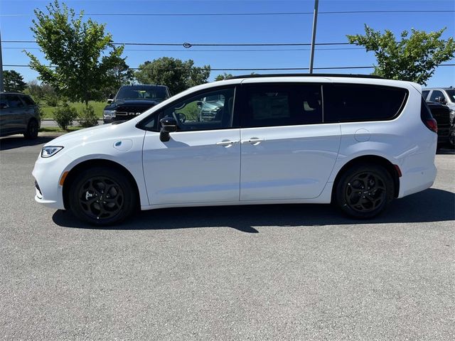 2024 Chrysler Pacifica Hybrid Premium S Appearance Pkg