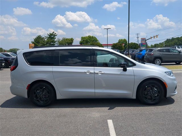 2024 Chrysler Pacifica Hybrid Premium S Appearance Pkg