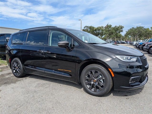 2024 Chrysler Pacifica Hybrid Road Tripper