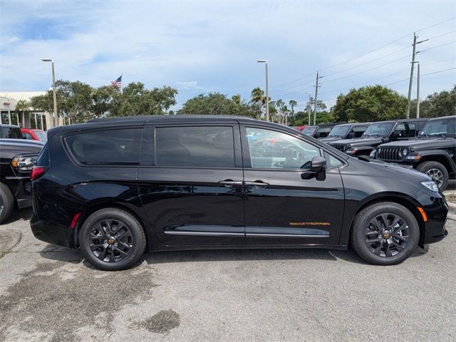 2024 Chrysler Pacifica Hybrid Road Tripper