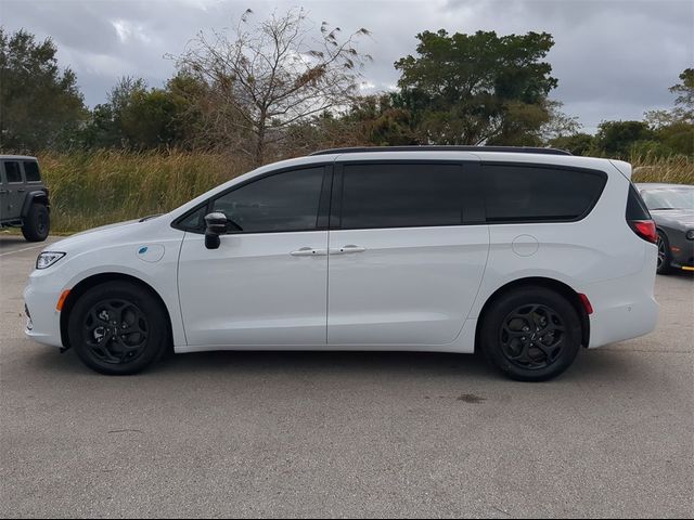 2024 Chrysler Pacifica Hybrid Premium S Appearance Pkg