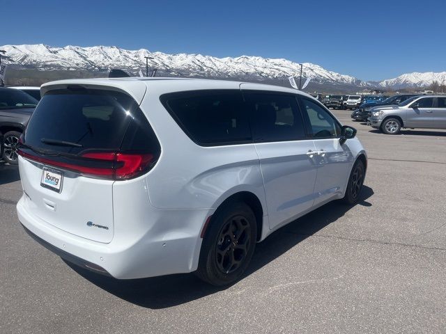 2024 Chrysler Pacifica Hybrid S Appearance Pkg