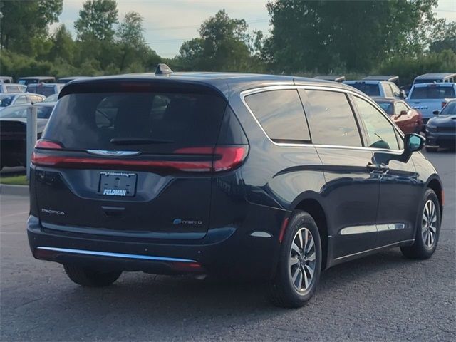 2024 Chrysler Pacifica Hybrid Select