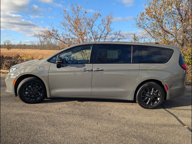 2024 Chrysler Pacifica Hybrid S Appearance Pkg