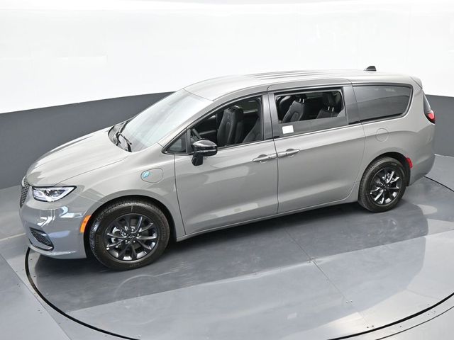 2024 Chrysler Pacifica Hybrid S Appearance Pkg