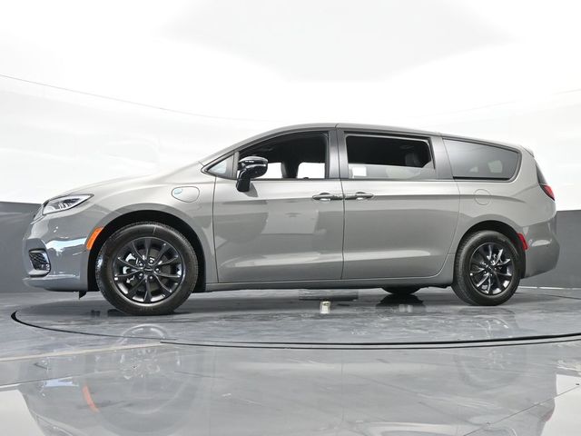 2024 Chrysler Pacifica Hybrid S Appearance Pkg