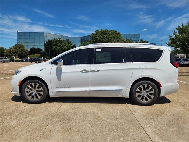 2024 Chrysler Pacifica Hybrid Pinnacle