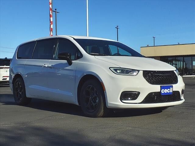 2024 Chrysler Pacifica Hybrid S Appearance Pkg