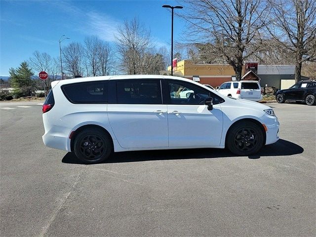 2024 Chrysler Pacifica Hybrid S Appearance Pkg