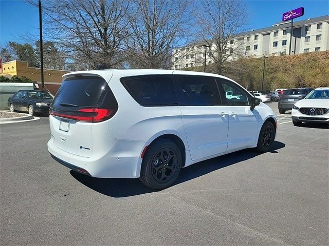 2024 Chrysler Pacifica Hybrid S Appearance Pkg