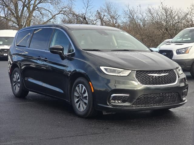 2024 Chrysler Pacifica Hybrid Select