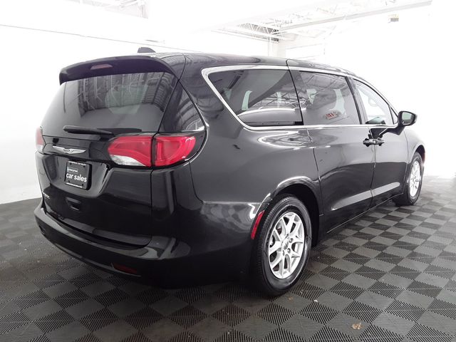 2024 Chrysler Voyager LX