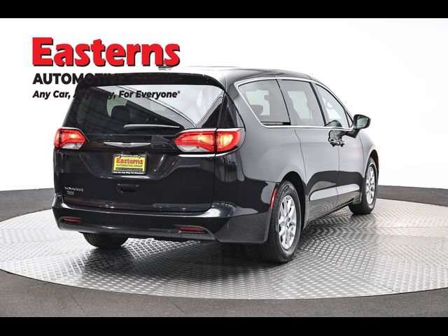 2024 Chrysler Voyager LX