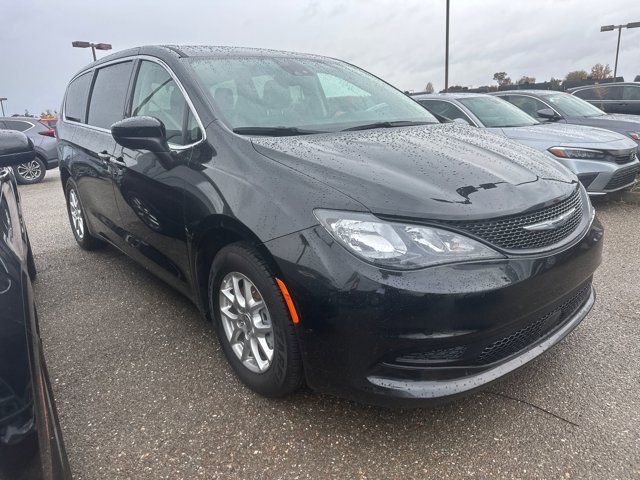 2024 Chrysler Voyager LX