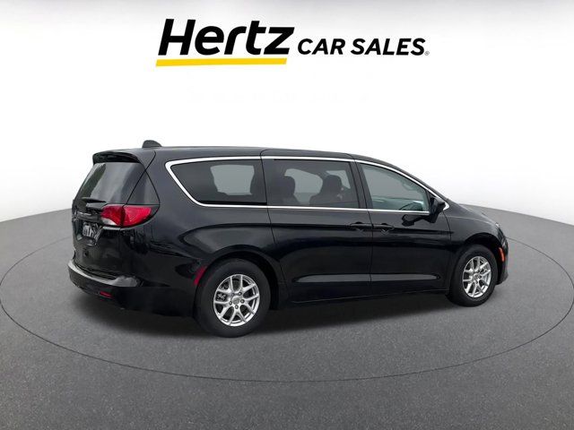 2024 Chrysler Voyager LX