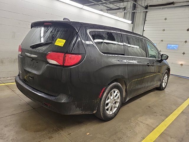 2024 Chrysler Voyager LX