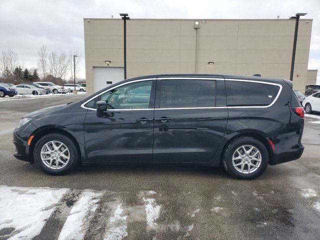 2024 Chrysler Voyager LX