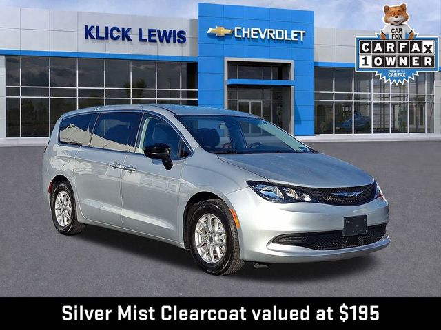 2024 Chrysler Voyager LX