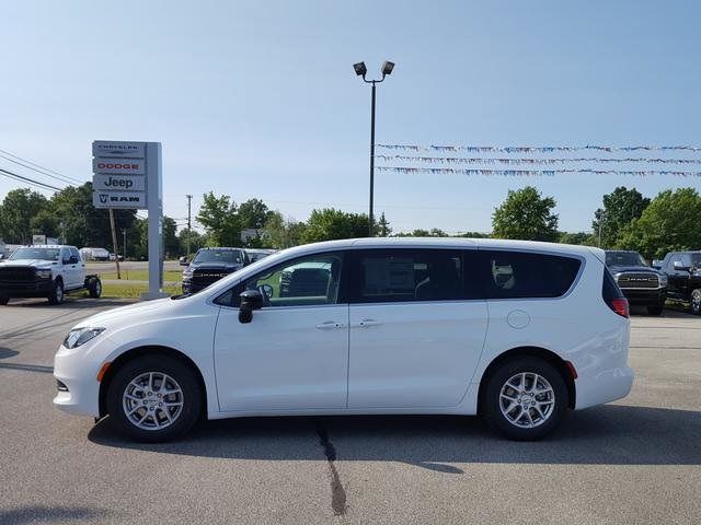 2024 Chrysler Voyager LX