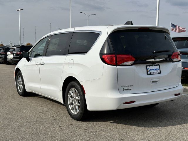 2024 Chrysler Voyager LX