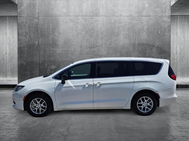 2024 Chrysler Voyager LX