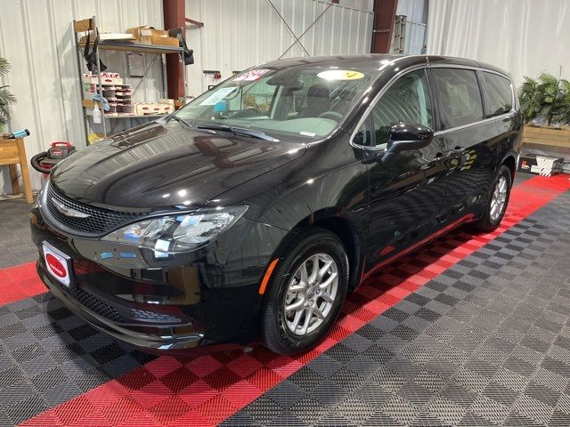 2024 Chrysler Voyager LX