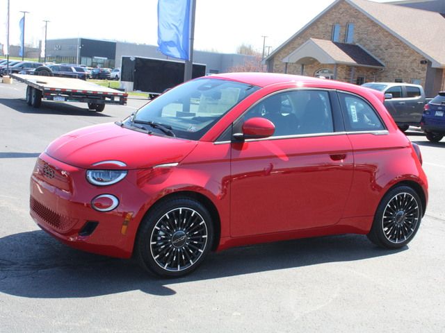 2024 FIAT 500e 