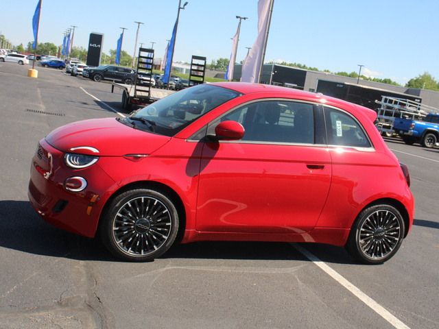 2024 FIAT 500e 