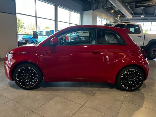 2024 FIAT 500e 