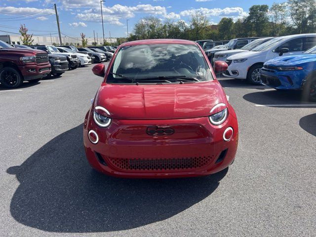 2024 FIAT 500e INSPI(RED)