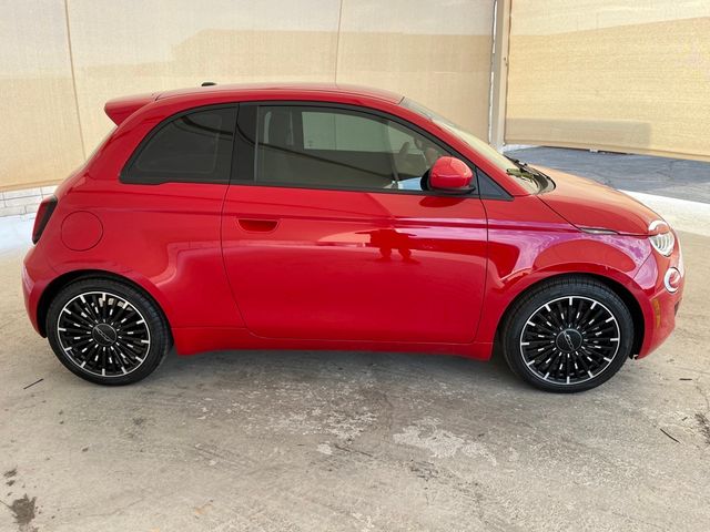 2024 FIAT 500e 