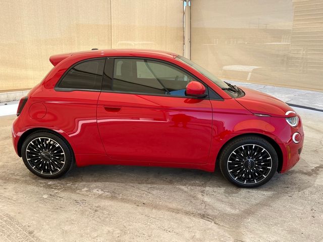 2024 FIAT 500e 