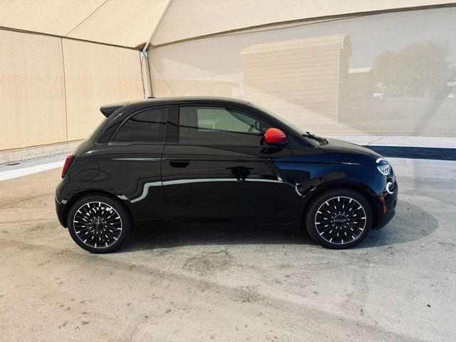 2024 FIAT 500e Music